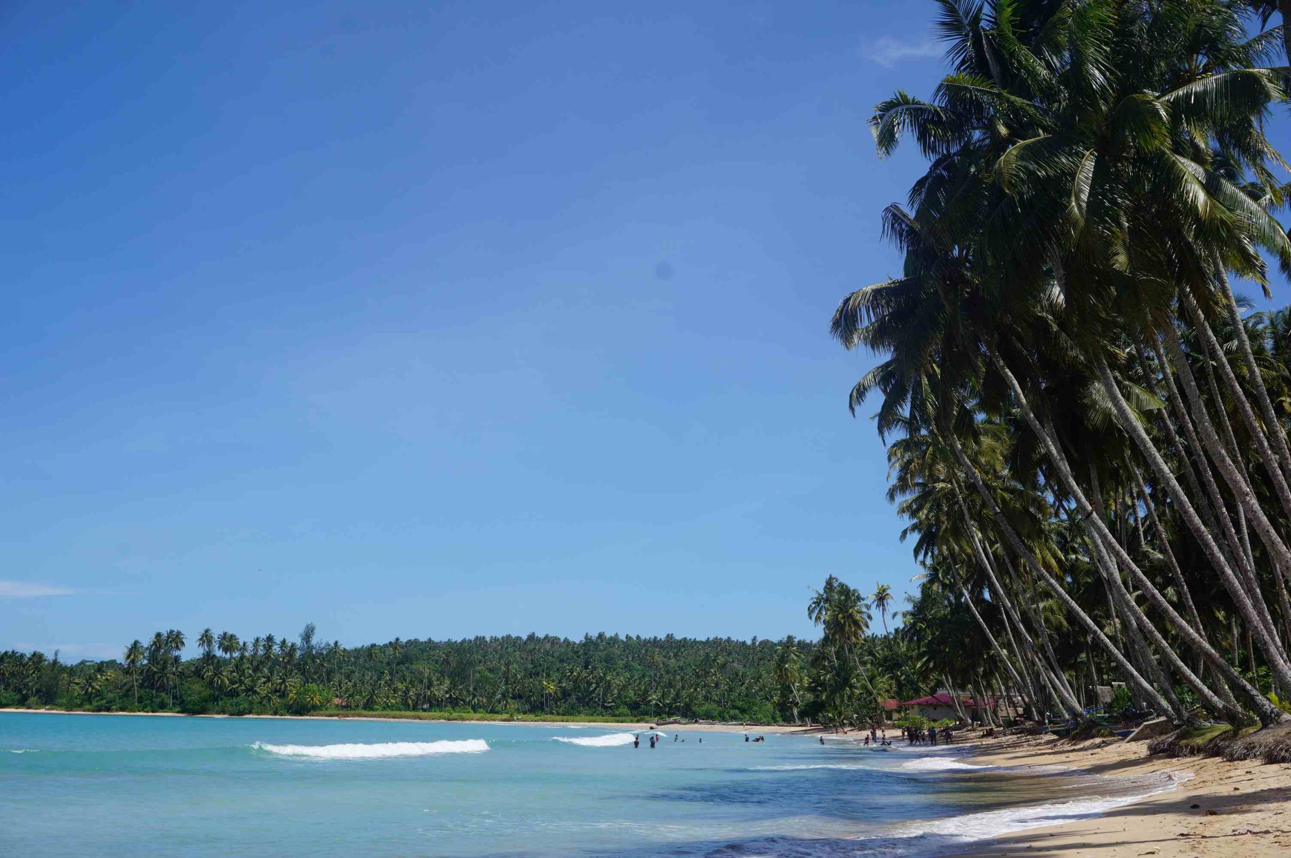 Langit Biru di Teluk Lagundri